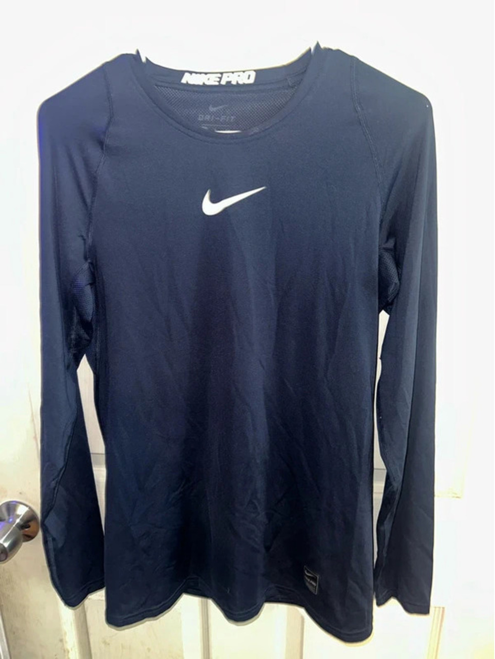Nike pro long sleeve shirt size small